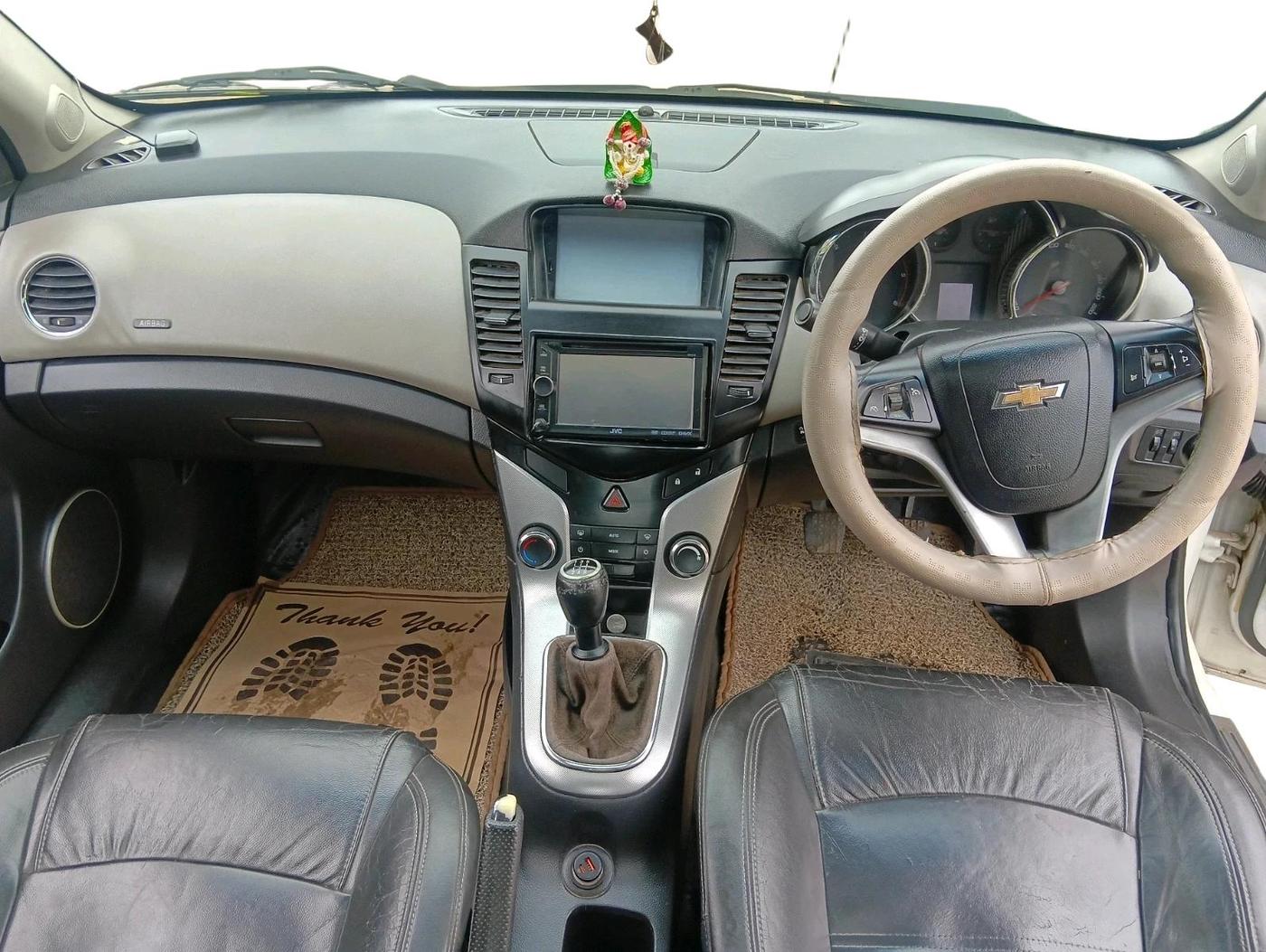 2011 Chevrolet Cruze LTZ, Diesel, Manual, 1,28,562 km, interior