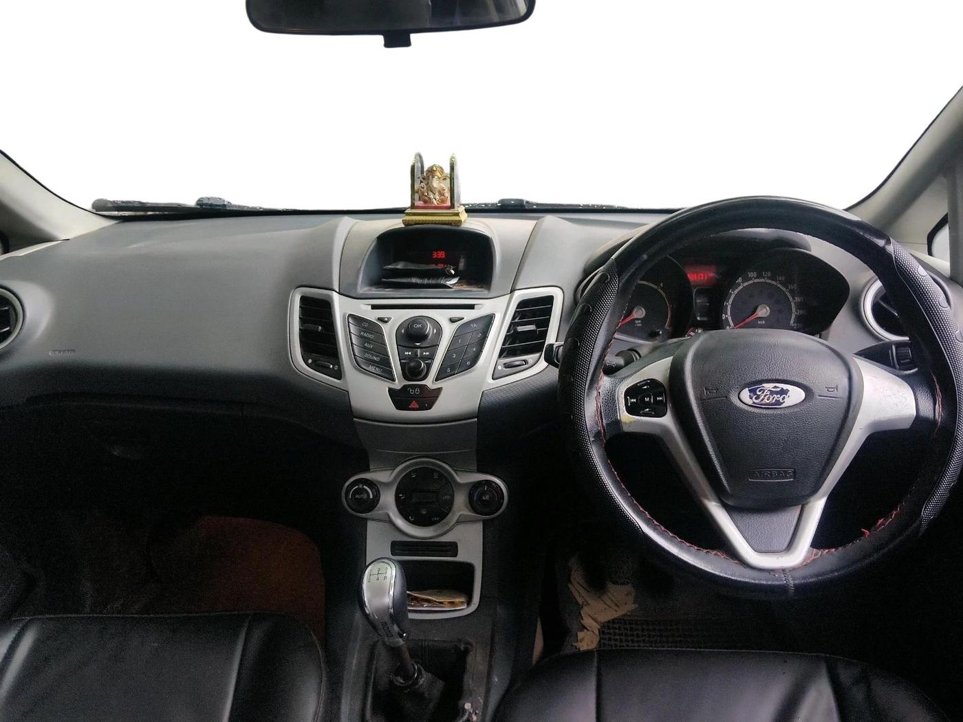 2011 Ford Fiesta TITANIUM DIESEL, Diesel, Manual, 1,44,171 km, interior