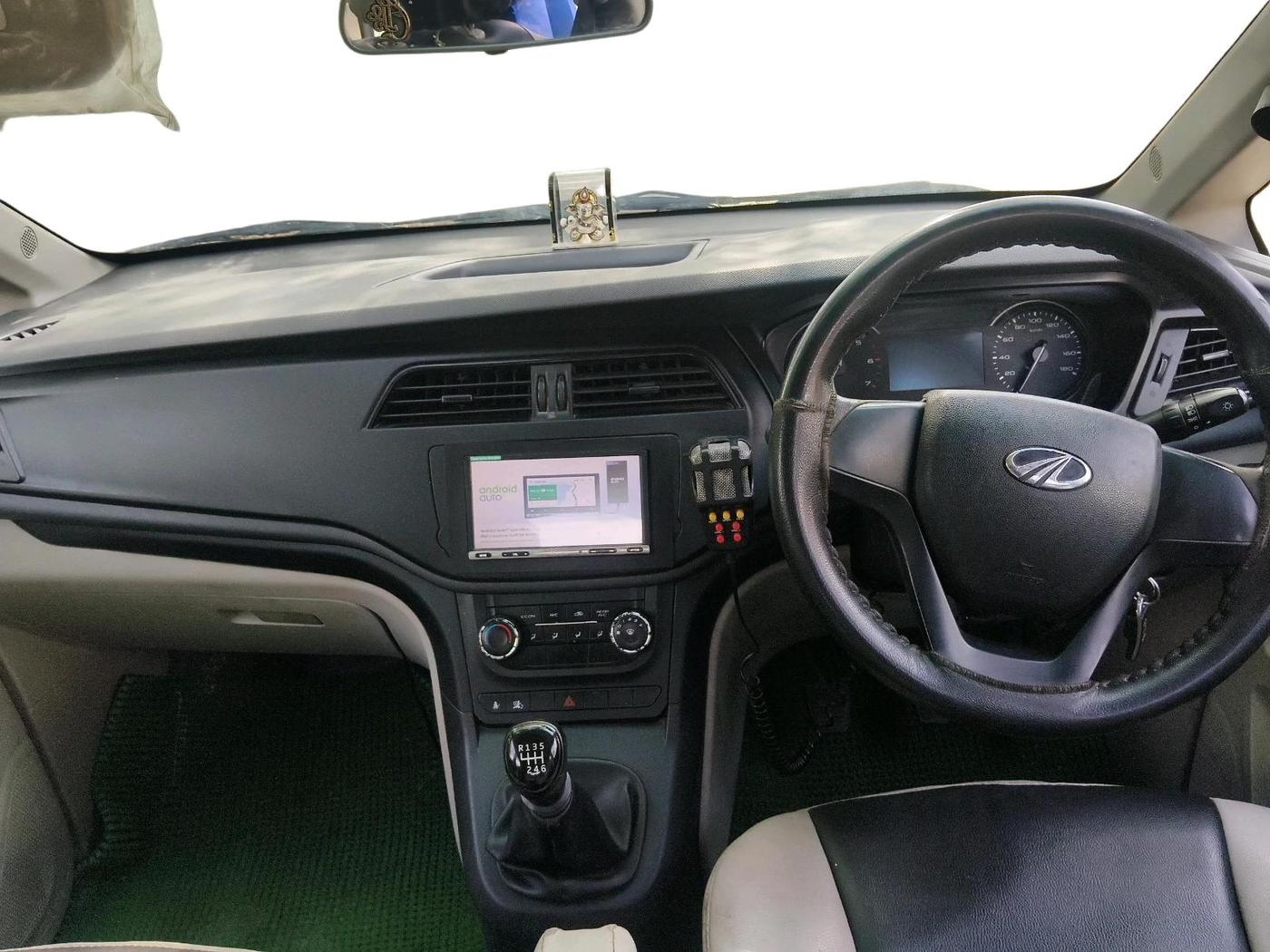 2018 Mahindra MARAZZO M2 8 STR, Diesel, Manual, 1,02,000 km, interior