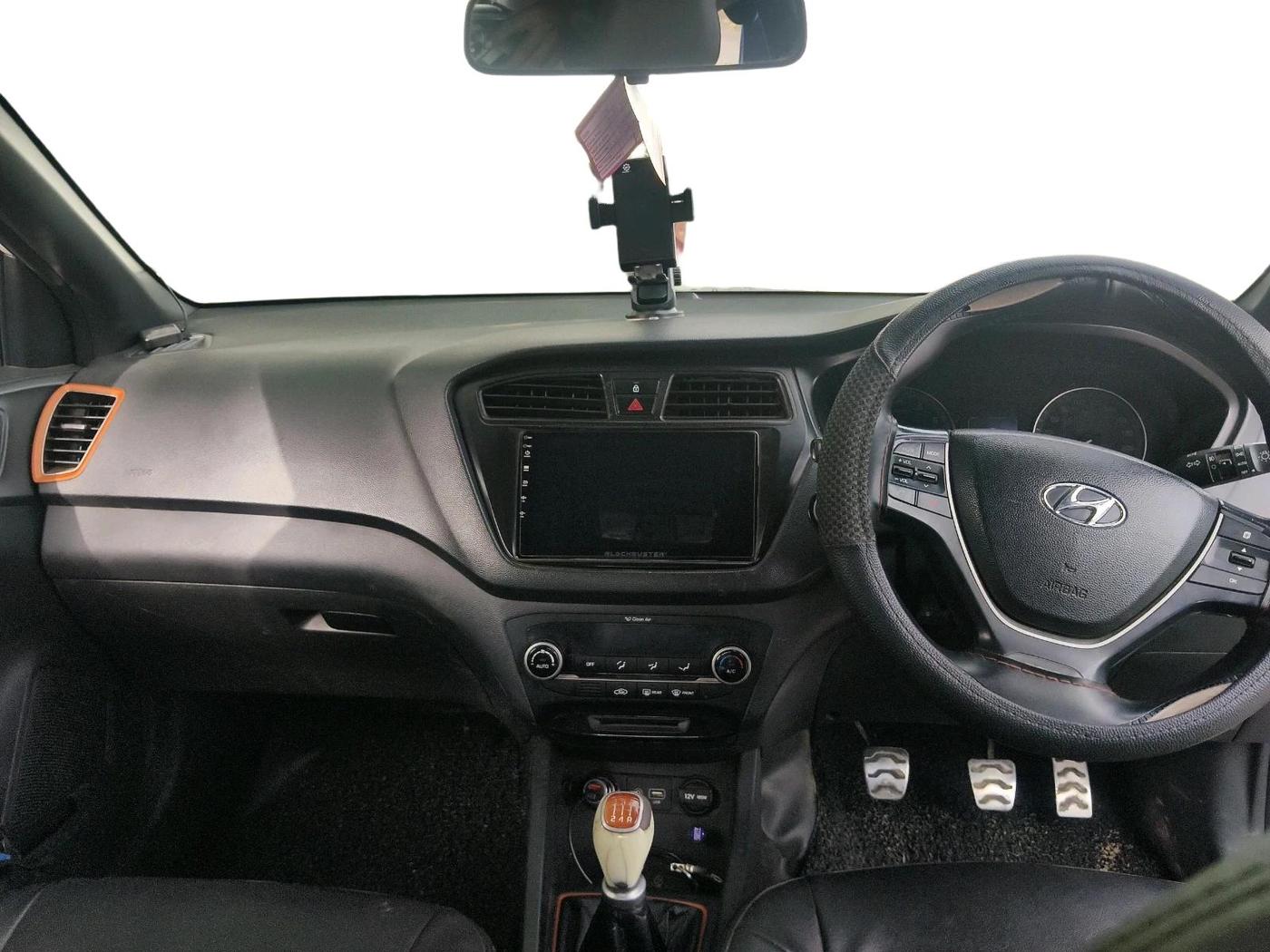 2015 Hyundai i20 Active 1.2 S, Petrol, Manual, 1,08,550 km, interior