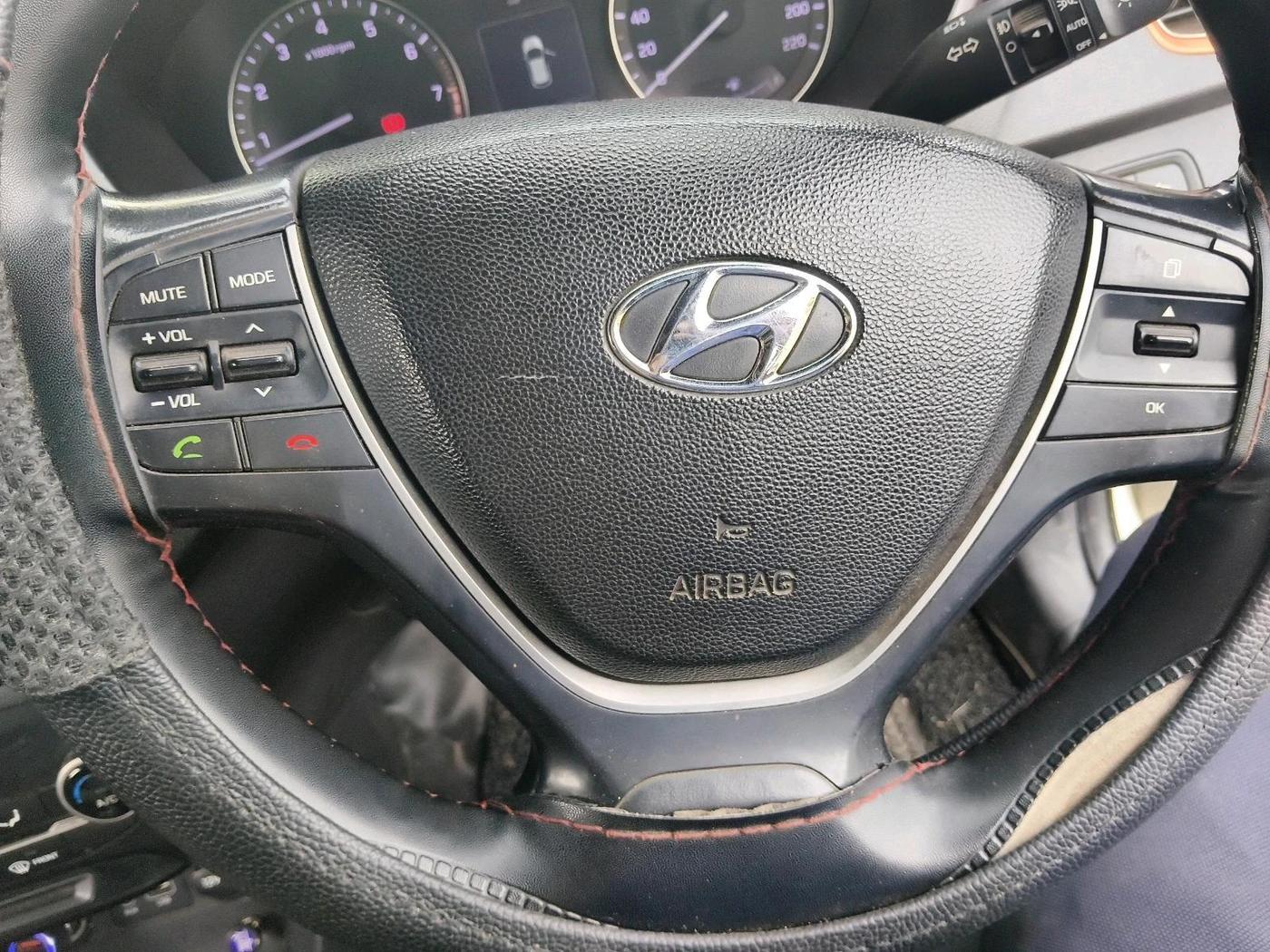 2015 Hyundai i20 Active 1.2 S, Petrol, Manual, 1,08,550 km, interior