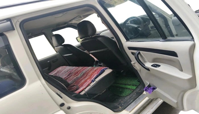 2020 Mahindra Scorpio S5, Diesel, Manual, 1,05,171 km, interior