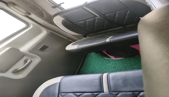 2020 Mahindra Scorpio S5, Diesel, Manual, 1,05,171 km, interior