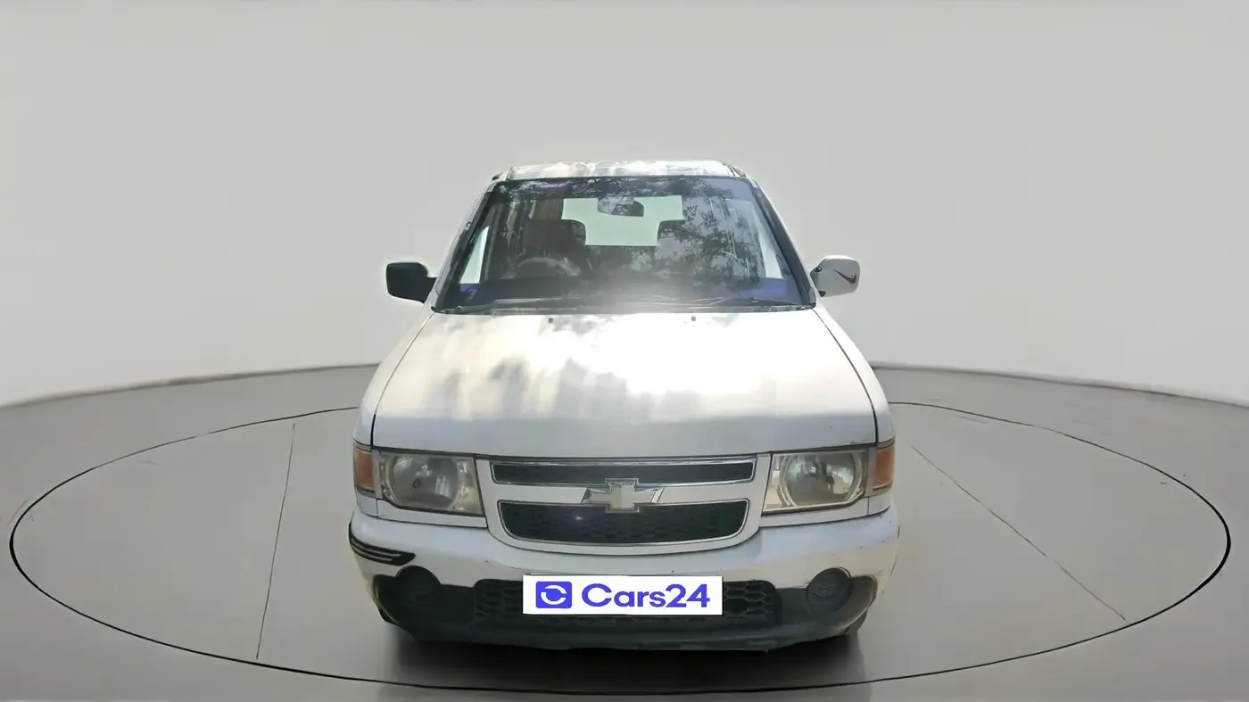 2013 Chevrolet Tavera NEO 3 LS 10 STR BS IV, Diesel, Manual, 4,48,733 km, exterior
