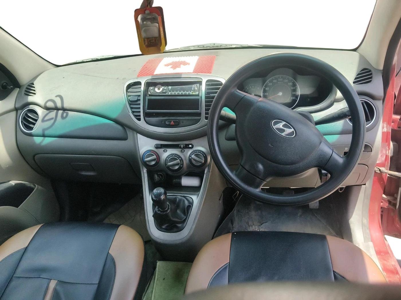 2011 Hyundai i10 ERA 1.1, Petrol, Manual, 60,749 km, interior