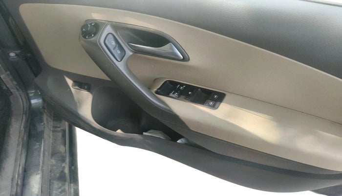 2016 Volkswagen Vento HIGHLINE DIESEL 1.5, Diesel, Manual, 1,64,738 km, interior