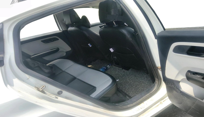 2024 Tata ALTROZ XM PLUS SUNROOF, Petrol, Manual, 16,286 km, interior
