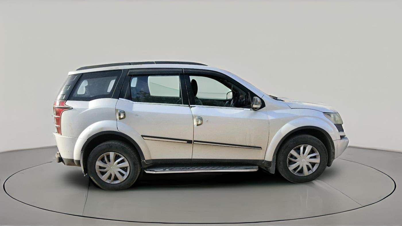 2015 Mahindra XUV500 W6, Diesel, Manual, 2,14,757 km, exterior