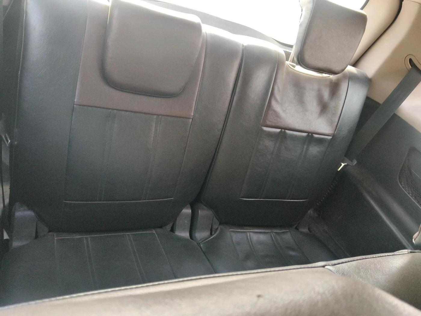 2015 Mahindra XUV500 W6, Diesel, Manual, 2,14,757 km, interior