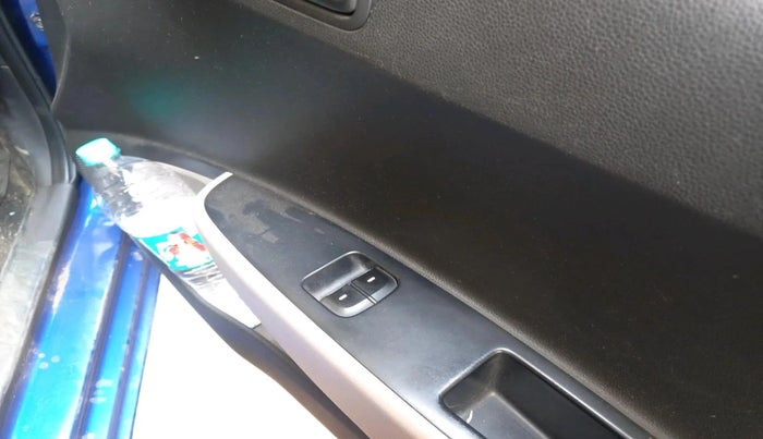 2015 Hyundai Xcent BASE 1.2, Petrol, Manual, 1,03,268 km, interior