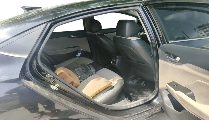 2018 Hyundai Verna 1.6 SX (O) CRDI MT, Diesel, Manual, 1,22,849 km, interior