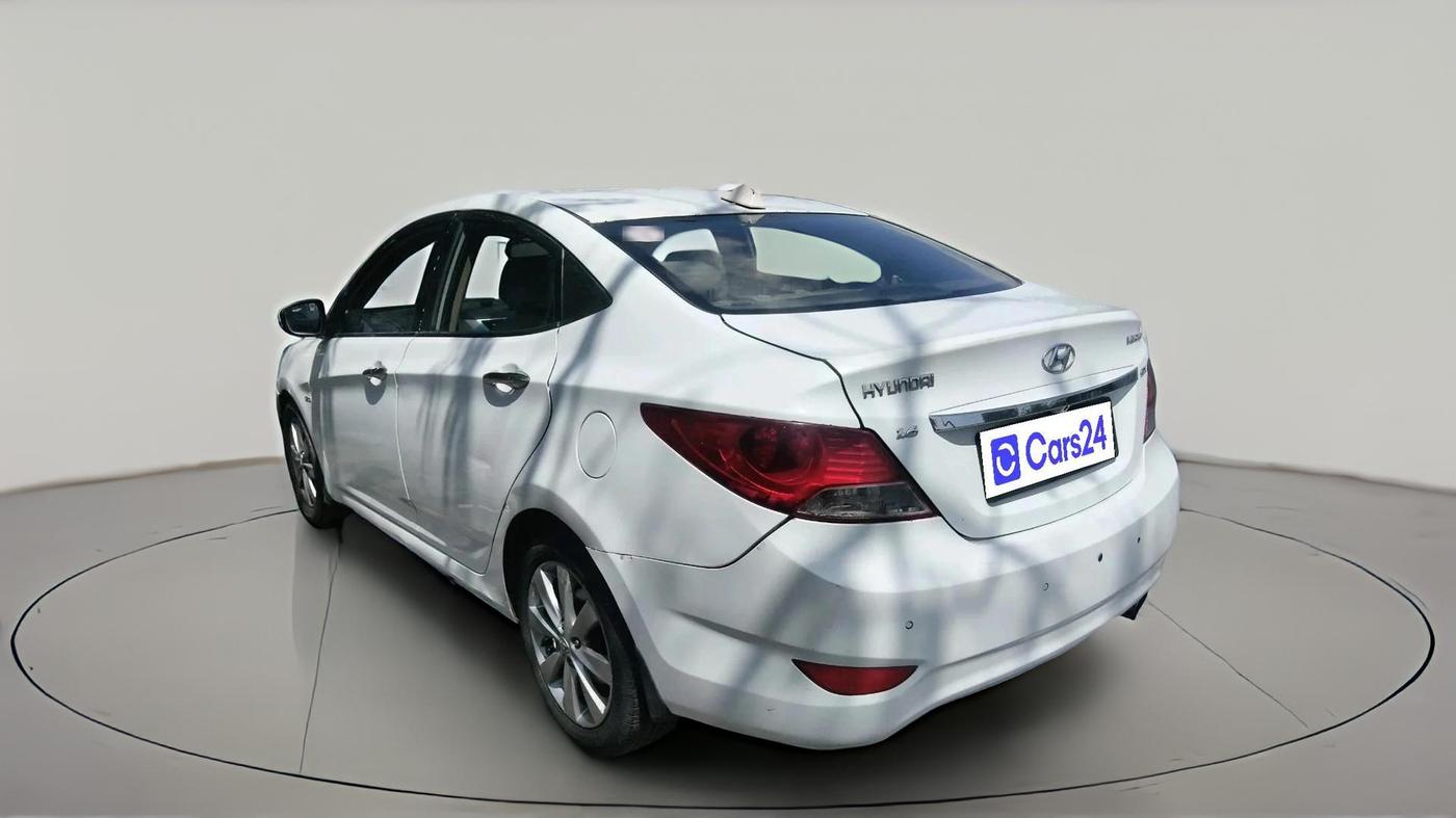 2012 Hyundai Verna FLUIDIC 1.6 CRDI SX AT, Diesel, Automatic, 82,282 km, exterior