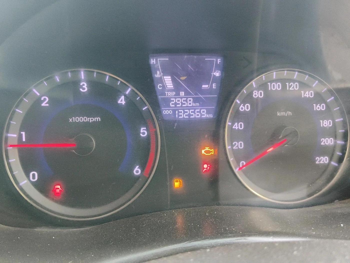 2012 Hyundai Verna FLUIDIC 1.4 CRDI EX, Diesel, Manual, 1,32,569 km, interior