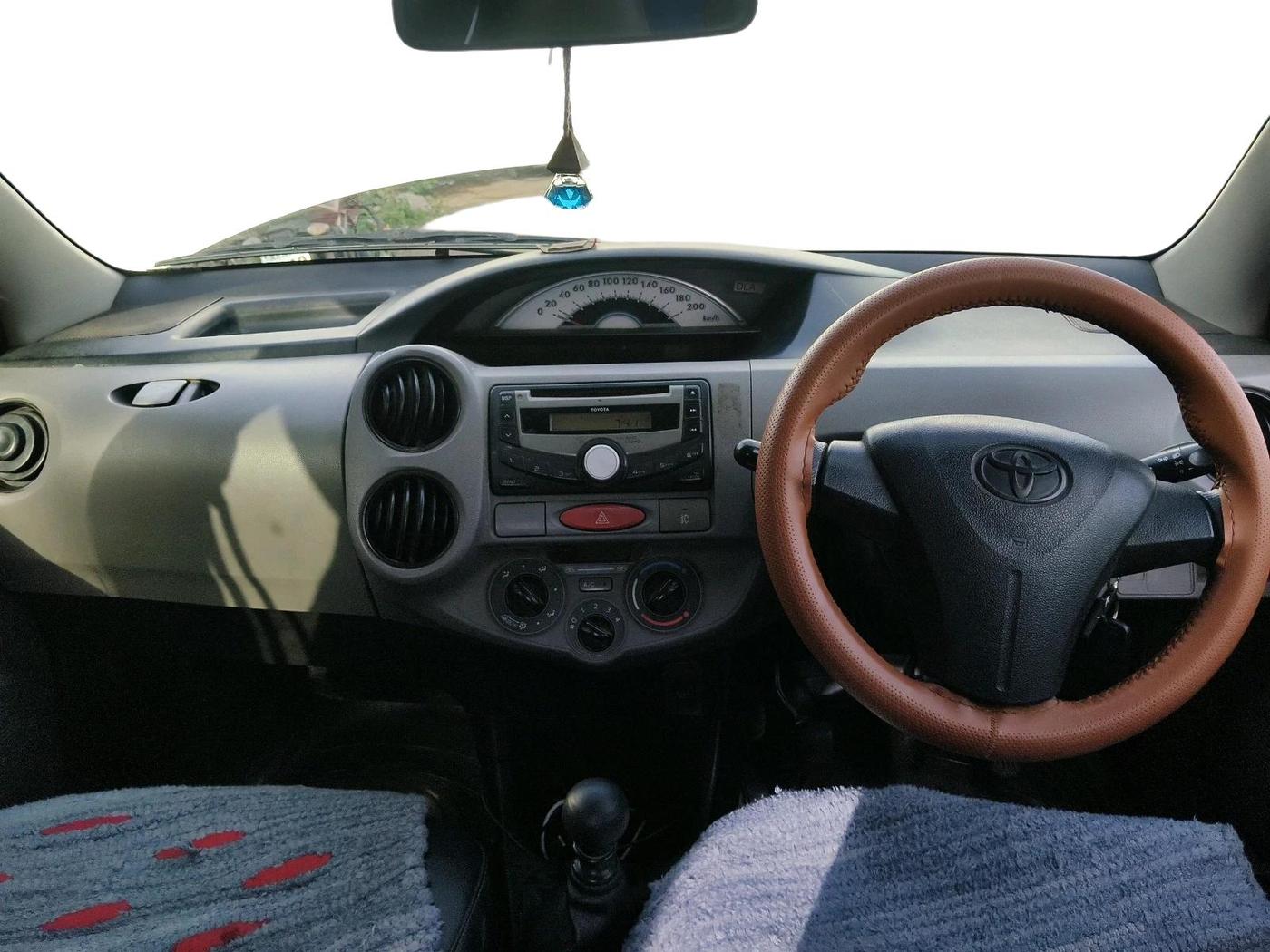 2011 Toyota Etios Liva GD, Diesel, Manual, 2,39,155 km, interior