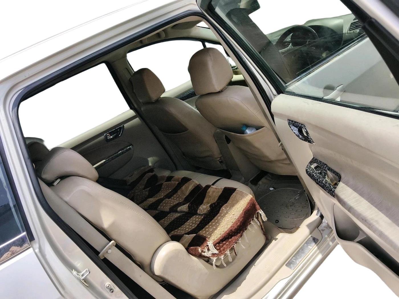 2015 Maruti Ertiga VDI, Diesel, Manual, 2,13,580 km, interior