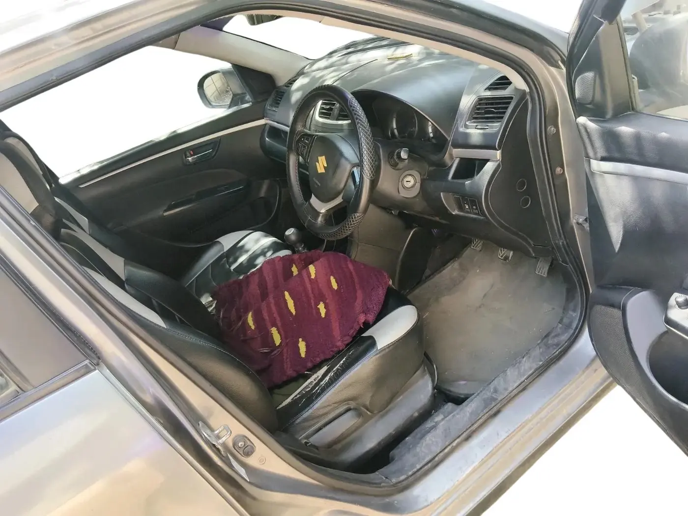 2012 Maruti Swift ZDI, Diesel, Manual, 77,868 km, interior