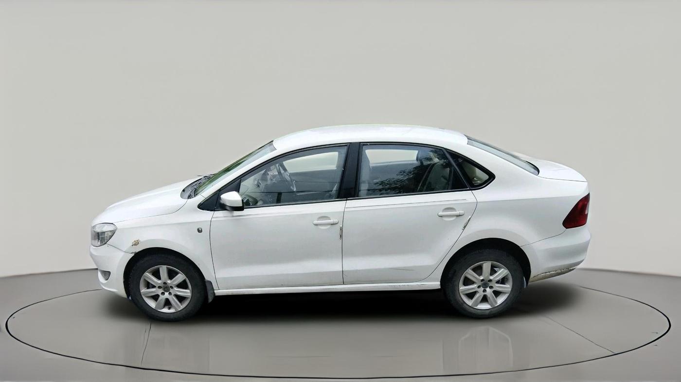 2014 Skoda Rapid AMBITION 1.6 TDI CR MT, Diesel, Manual, 1,24,067 km, exterior