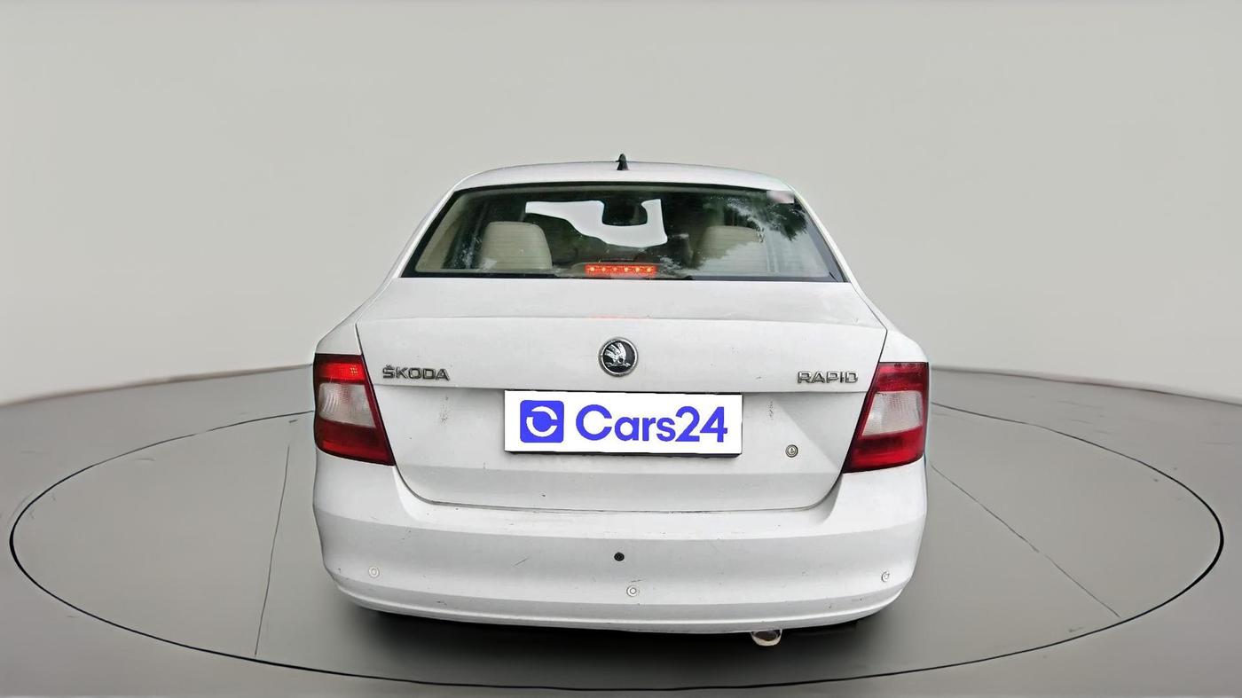 2014 Skoda Rapid AMBITION 1.6 TDI CR MT, Diesel, Manual, 1,24,067 km, exterior