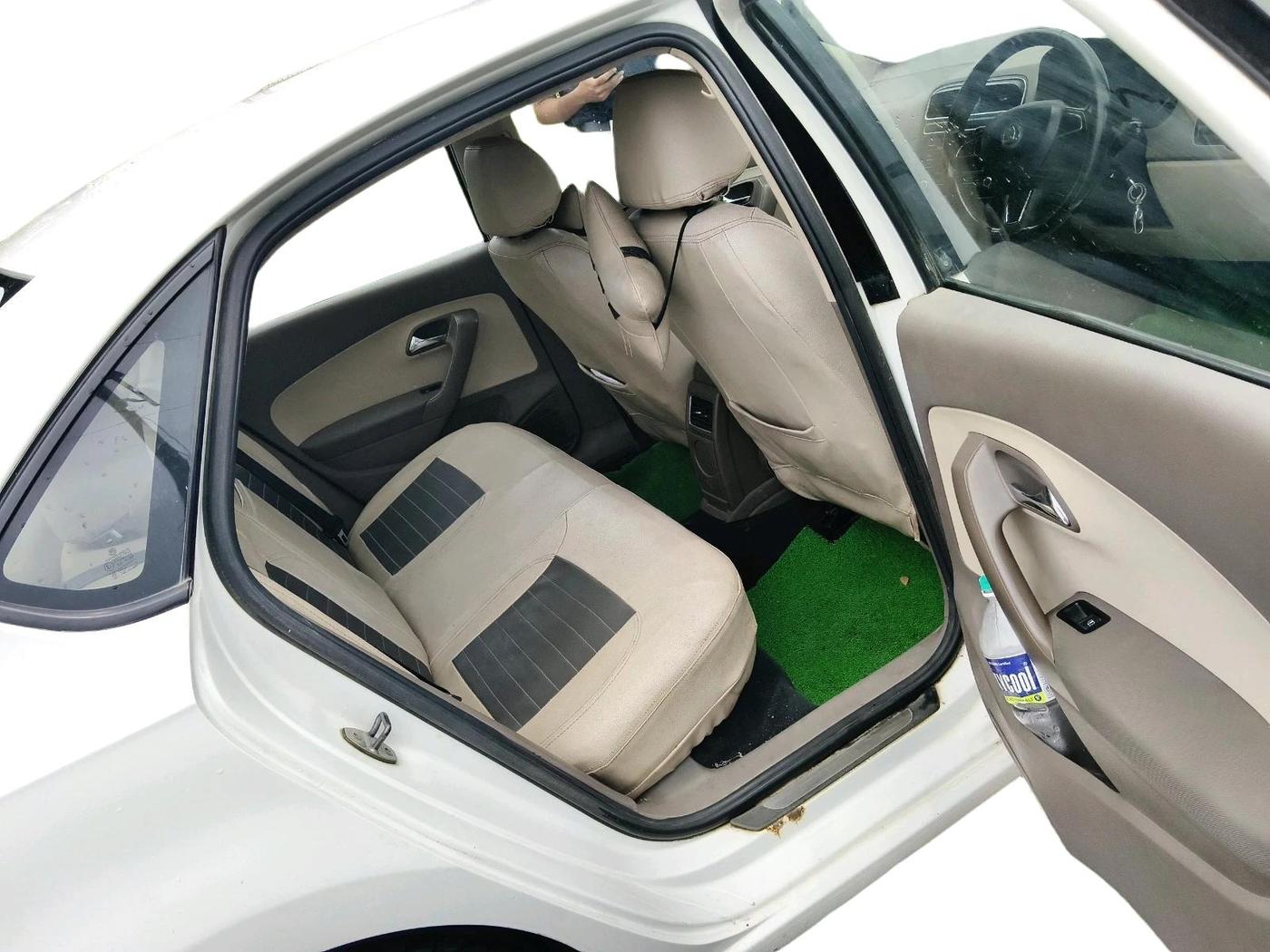 2014 Skoda Rapid AMBITION 1.6 TDI CR MT, Diesel, Manual, 1,24,067 km, interior