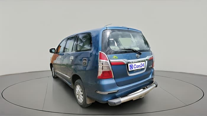 2014 Toyota Innova 2.5 VX 7 STR, Diesel, Manual, 1,90,480 km, exterior