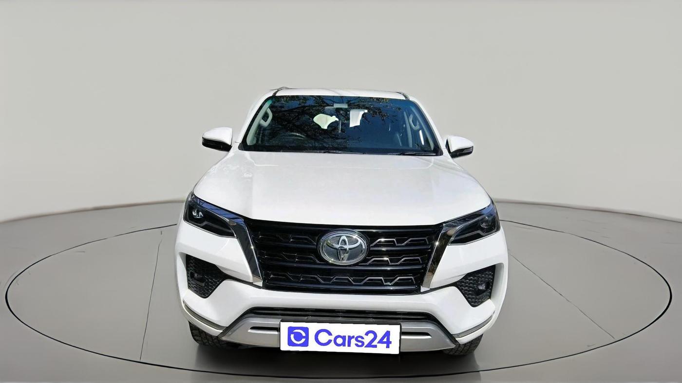 2023 Toyota Fortuner 4X2 MT 2.8 DIESEL, Diesel, Manual, 39,825 km, exterior
