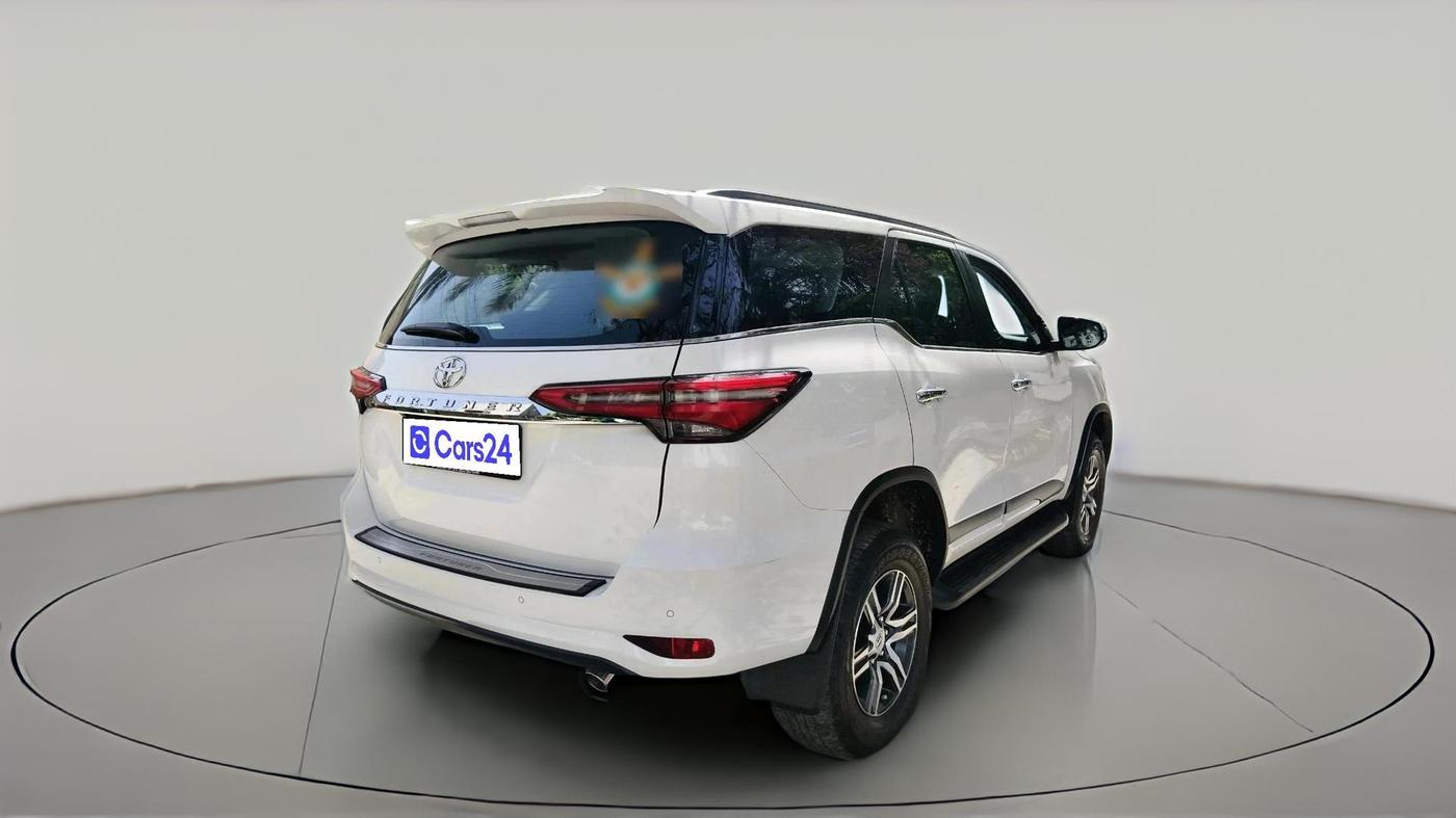 2023 Toyota Fortuner 4X2 MT 2.8 DIESEL, Diesel, Manual, 39,825 km, exterior