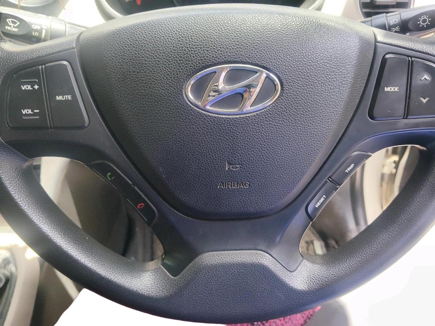 2017 Hyundai Xcent E+ 1.2 CRDI, Diesel, Manual, 1,71,533 km, interior