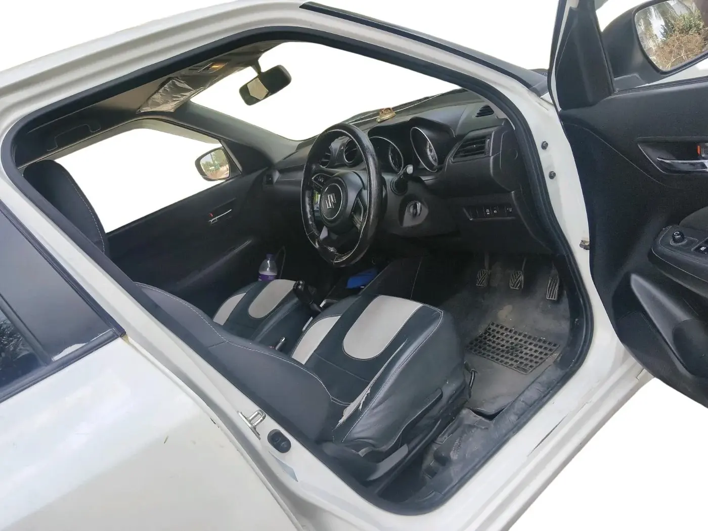 2021 Maruti Swift VXI, Petrol, Manual, 1,21,582 km, interior