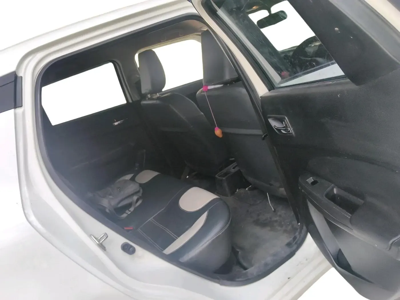 2021 Maruti Swift VXI, Petrol, Manual, 1,21,582 km, interior
