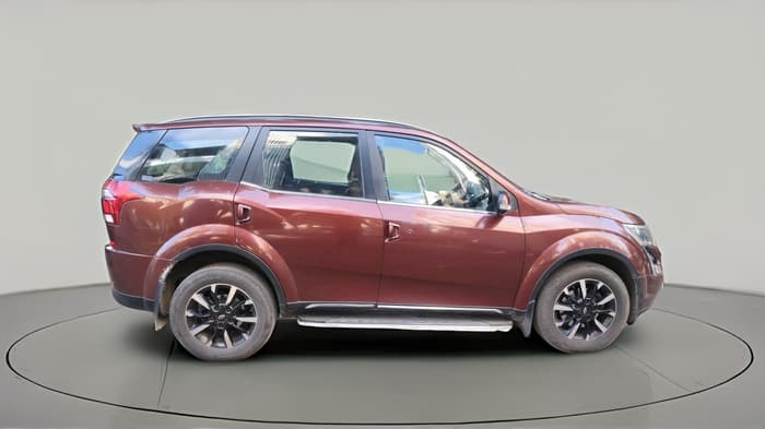 2018 Mahindra XUV500 W11 AT, Diesel, Automatic, 1,43,838 km, exterior
