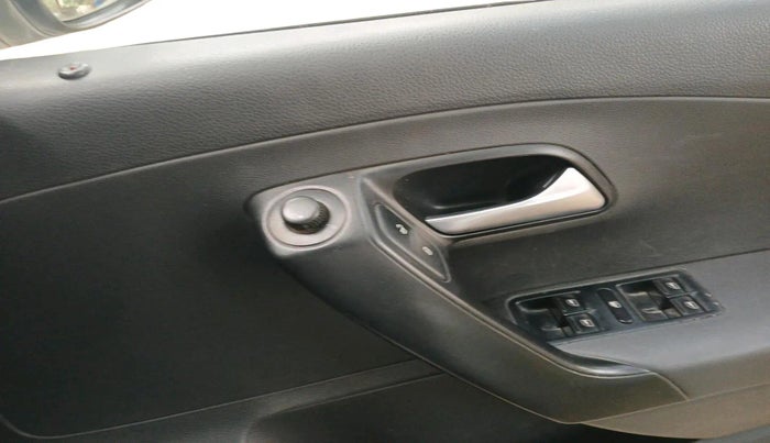 2015 Volkswagen Cross Polo HIGHLINE TDI, Diesel, Manual, 1,00,160 km, interior