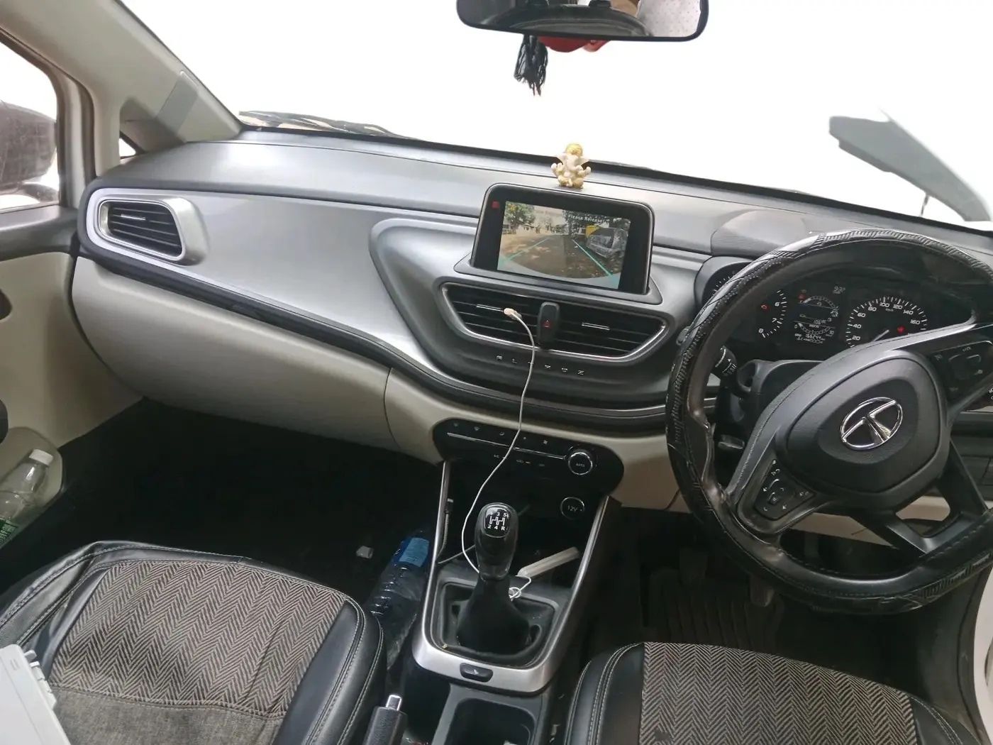 2022 Tata ALTROZ XZ DIESEL, Diesel, Manual, 1,66,244 km, interior