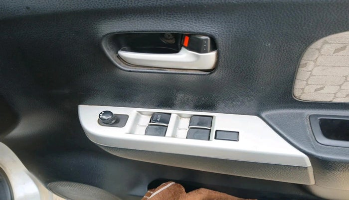 2014 Maruti Wagon R 1.0 VXI, Petrol, Manual, 84,483 km, interior