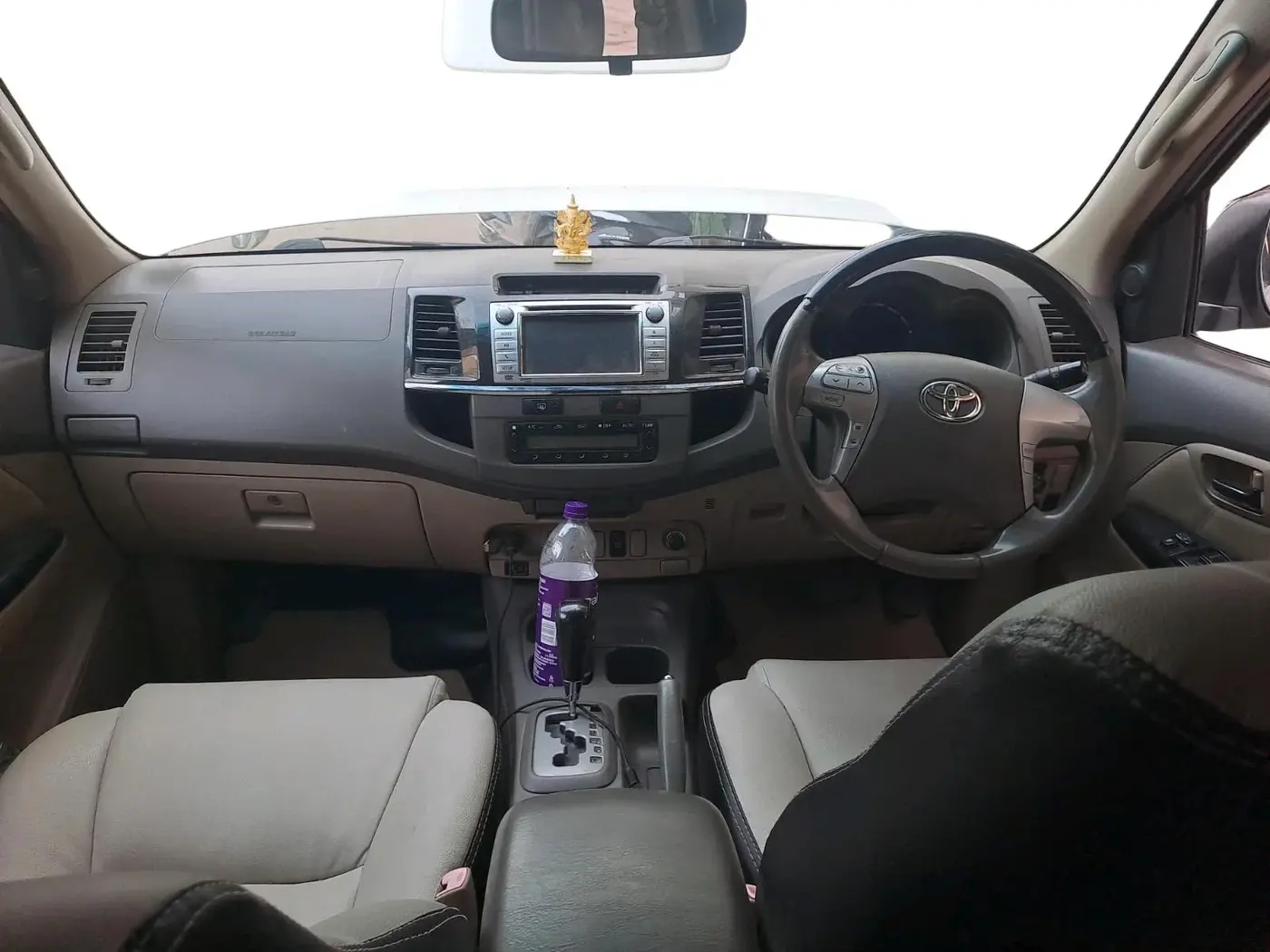 2013 Toyota Fortuner 3.0 4X2 AT, Diesel, Automatic, 3,38,528 km, interior