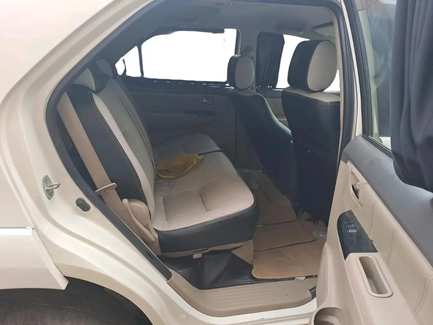 2013 Toyota Fortuner 3.0 4X2 AT, Diesel, Automatic, 3,38,528 km, interior
