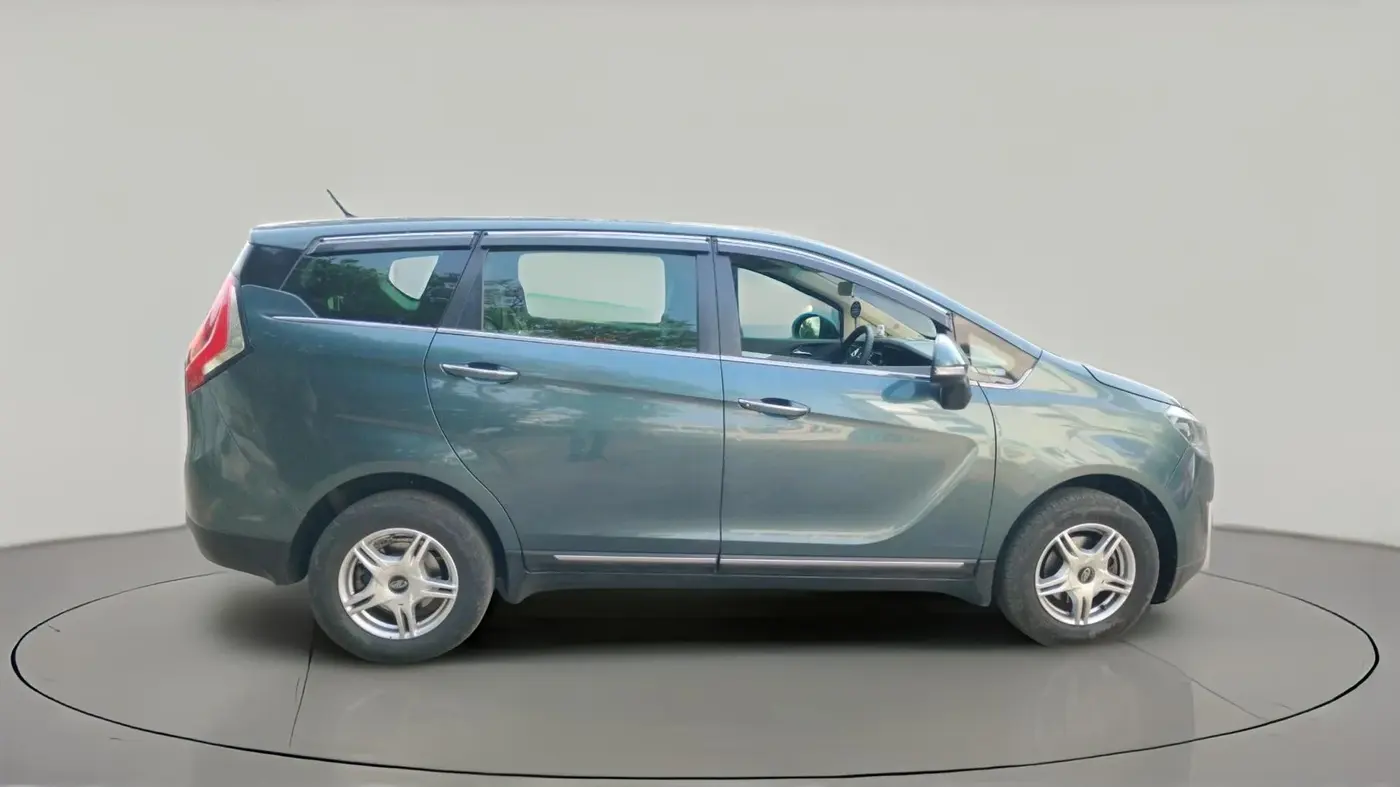 2018 Mahindra MARAZZO M6 8 STR, Diesel, Manual, 46,670 km, exterior