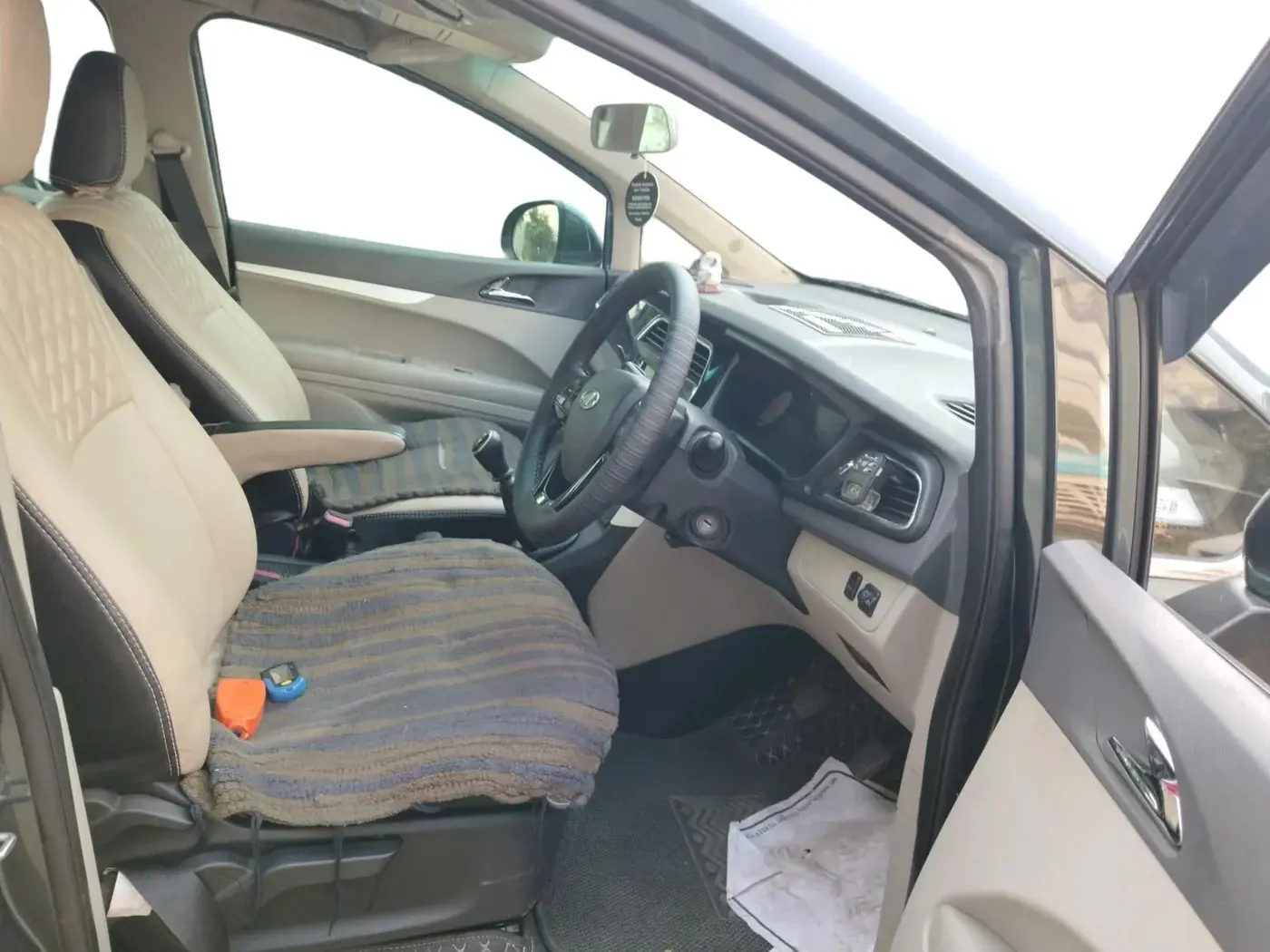 2018 Mahindra MARAZZO M6 8 STR, Diesel, Manual, 46,670 km, interior