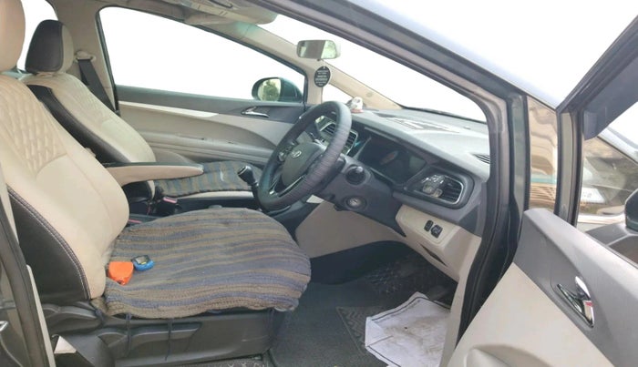 2018 Mahindra MARAZZO M6 8 STR, Diesel, Manual, 46,660 km, interior