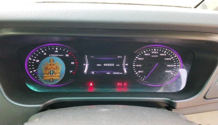 2018 Mahindra MARAZZO M6 8 STR, Diesel, Manual, 46,660 km, interior