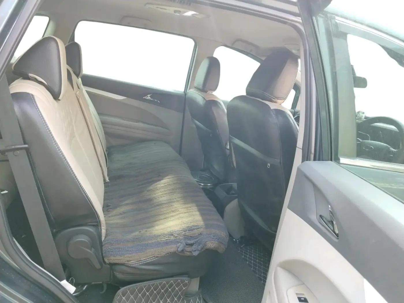 2018 Mahindra MARAZZO M6 8 STR, Diesel, Manual, 46,670 km, interior