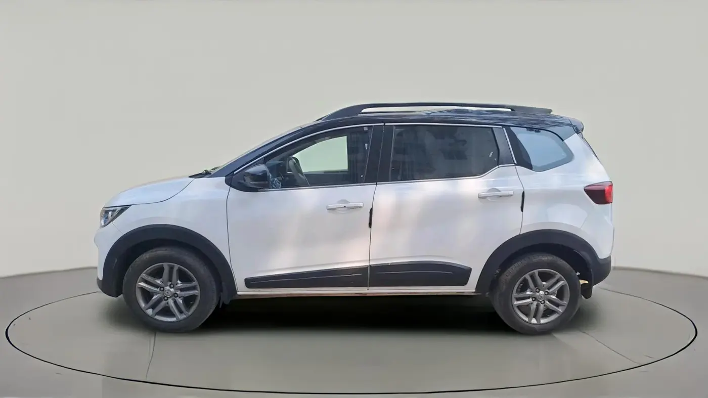 2023 Renault TRIBER RXZ AMT, Petrol, Automatic, 33,638 km, exterior