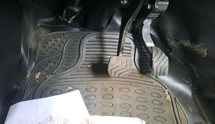 2023 Renault TRIBER RXZ AMT, Petrol, Automatic, 33,638 km, interior