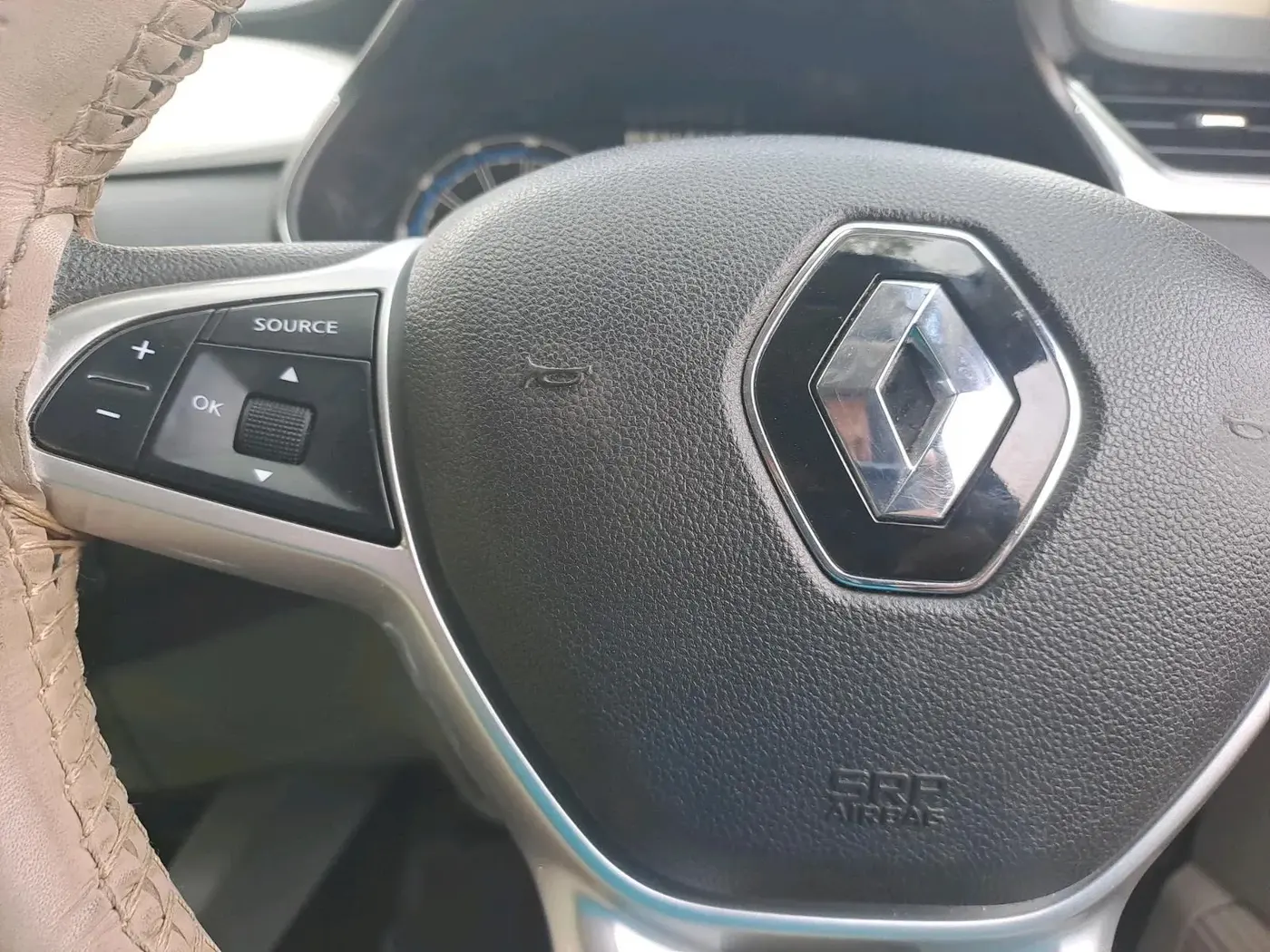 2023 Renault TRIBER RXZ AMT, Petrol, Automatic, 33,638 km, interior