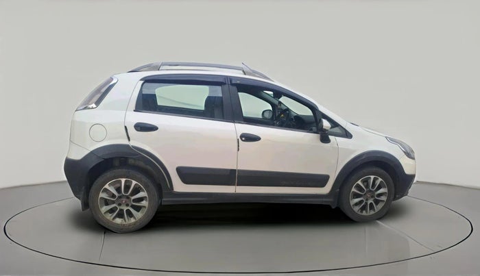 2015 Fiat Avventura EMOTION MULTIJET 1.3, Diesel, Manual, 1,13,901 km, exterior