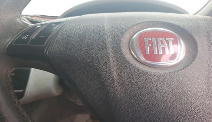 2015 Fiat Avventura EMOTION MULTIJET 1.3, Diesel, Manual, 1,13,901 km, interior