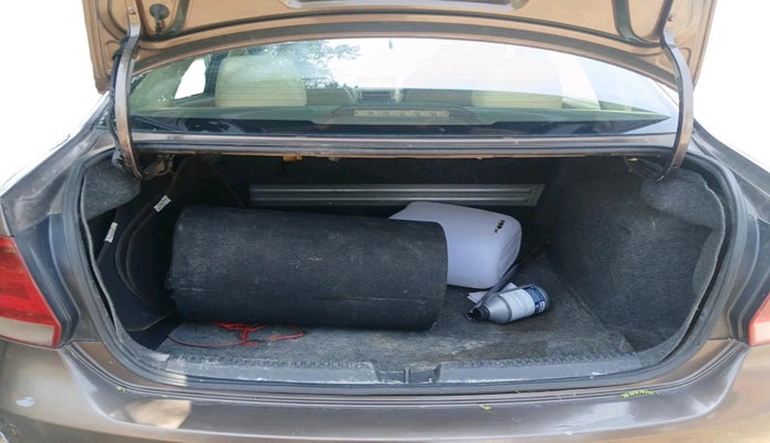 2014 Volkswagen Vento HIGHLINE 1.5 AT, Diesel, Automatic, 1,72,135 km, exterior