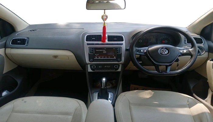 2014 Volkswagen Vento HIGHLINE 1.5 AT, Diesel, Automatic, 1,72,135 km, interior