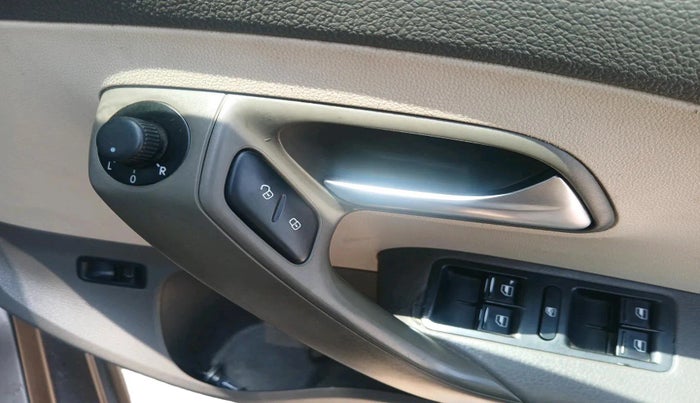 2014 Volkswagen Vento HIGHLINE 1.5 AT, Diesel, Automatic, 1,72,135 km, interior