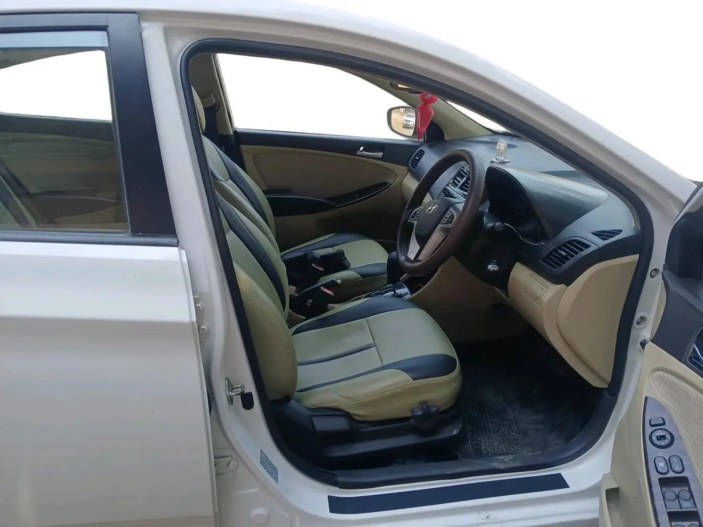 2014 Hyundai Verna FLUIDIC 1.6 VTVT SX AT, Petrol, Automatic, 53,791 km, interior