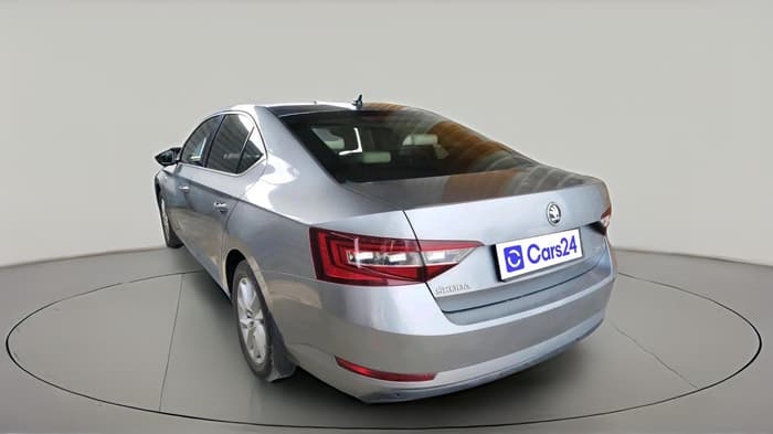 2016 Skoda Superb L&K 1.8 TSI AT, Petrol, Automatic, 56,369 km, exterior